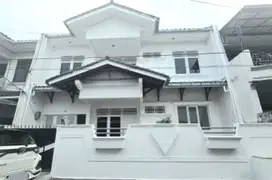 rumah 2 lantai lebar 10 meter Aman tidak banjir dàn khusus hunian