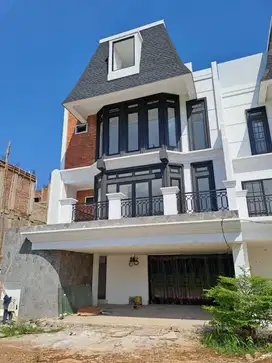 green Andara baliman  rumah + roftop & lift