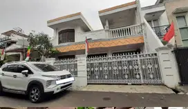 Rumah Strategis 2 Lantai Di Tebet Utara Dengan Jalan 2 Mobil Lega