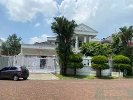 Rumah Fully Furnished Dengan Kolam Renang Di Danau Bogor Raya
