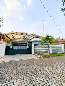 Rumah 1,5 Lantai di Kawasan Elite Solo Baru, Terawat Siap Huni