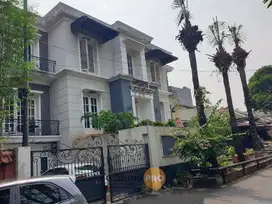 Rumah dijual Cempaka Putih Rumah Besar Kokoh Jakarta Pusat