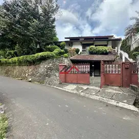 Rumah Lama Layak Huni Coubtur Tanah Tinggi