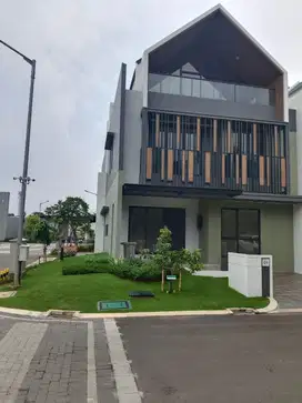 Disewakan rumah cluster Strozzy type Attic Gading Serpong