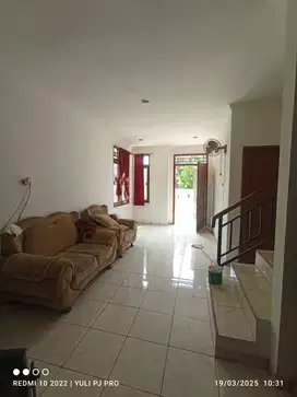 D sewa rumah hoek mutiara taman palem