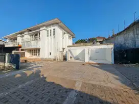 Tanah dan Bangunan di Kebayoran Baru Harga di Bawah Pasar