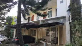 Rumah 1 lantai nyaman asri ditengah hutan pinus di Sentul City