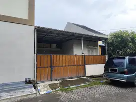 Rumah Bagus Siap Huni Strategis Griya Kebraon Surabaya