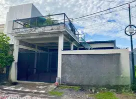 Murah banget bangunan besar berlokasi strategis di medokan ayu Sby