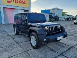 ( KM 32 Ribu ) Jeep Wrangler Sport Renegade 3.0 4x4 AT 2015 Bensin