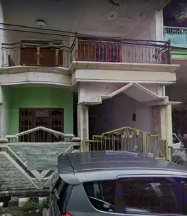 Rumah 2 Lantai Semolowaru