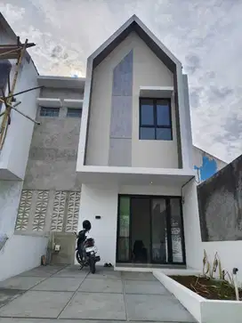 RUMAH BARU BAGUS HALAMAN LUAS DI BUMI PANYILEUKAN BANDUNG