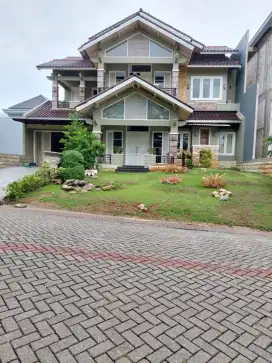 DIJUAL CEPAT RUMAH TAMAN GOLF FULL FURNISH  CITRALAND