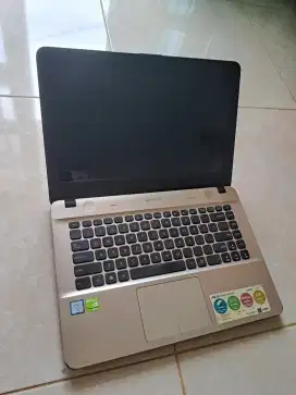 Laptop Asus X441U Normal