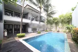 Rumah Lokasi Strategis area Bangka Kemang