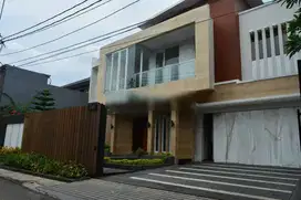 Rumah Siap Huni Strategis area Kemang