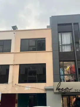Ruko Plasa Segi Delapan Siap Pakai. Dalam komplek. Parkir Luas.