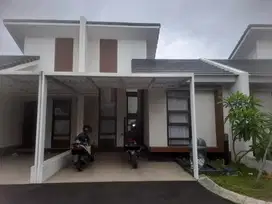 Rumah Minimalis Dekat Pusat Perbelanjaan di Podomoro Park, Buah Batu