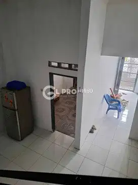 Dijual Rumah 2 Lantai Bangunan Baru Lokasi Strategis Bisa Buat Usaha