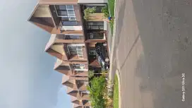 rumah 2 lantai di cluster ekslusif