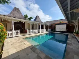 Leasehold 3 bedrooms Villa Joglo Style located at beachside sanur