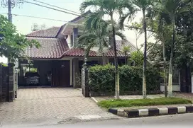 Rumah Jl. Kombes Pol M Duryat Pusat Kota Sidoarjo Area Komersial
