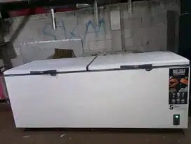Freezer bok merek Gea kapasitas 1200 liter