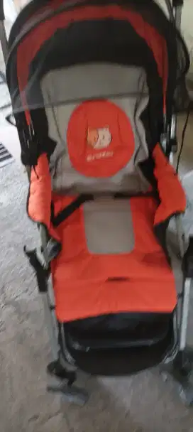 Dijual stroller bayi bekas tidak terpakai