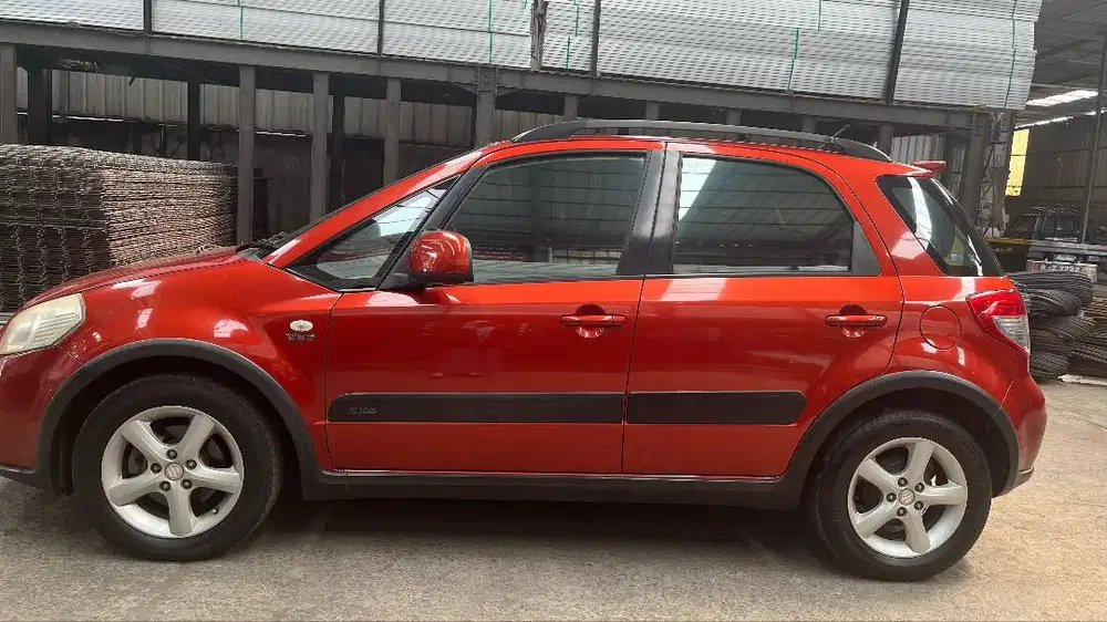 JUAL SUZUKI SX4.X-OVER 2WD
