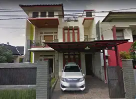 Rumah Mewah Komplek Bumi Sariwangi Dkt Ke Tol Pasteur Ada Taman,Balkon