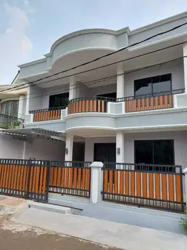 Dijual Rumah Full 2 lantai Baru Renovasi Siap Huni Griya Loka BSD City