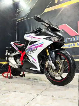 Cbr 250 black Mate ABS reg.2019 Km.10rb favorit.Anugerah motor rungkut