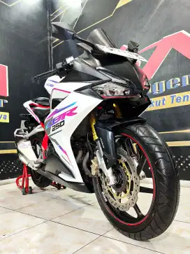 Cbr 250RR abs black matte km.10rb favorit . Anugerah motor rungkut