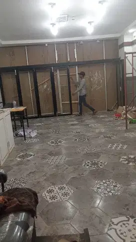 Pintu lipat sekat partisi kaca