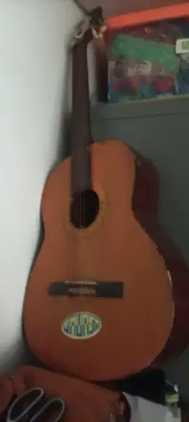 Dijual gitar bekas apa adanya