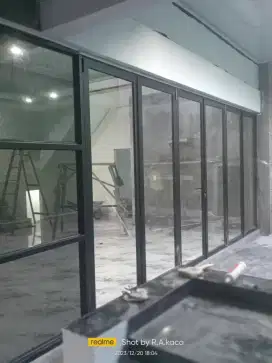 Pintu lipat pintu sliding sekat kaca