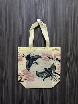 Box Press Spunbond 27x22x10 Motif Bangau | Tas Souvenir Motif Bunga