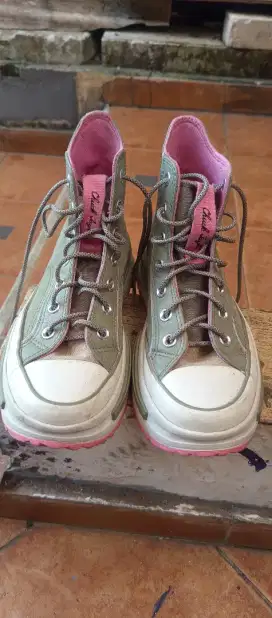 Sepatu Converse