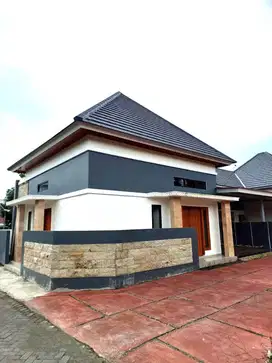 Rumah Baru Posisi Hook dekat Jalan Besi Jangkang