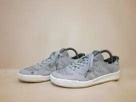 New Balance 300 Nubuc size 43 dan adidas nike