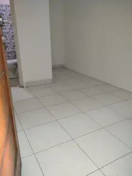 SISA 1 KAMAR KOST KOSONG MAHASISWA KARYAWAN PASUTRI DEKAT UBERTOS MALL