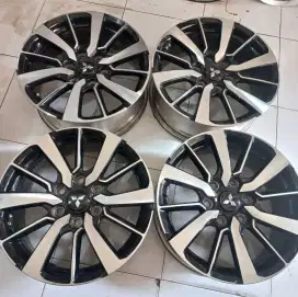 Velg copotan MITSUBISHI PAJERO Ring 18