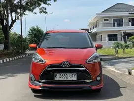Toyota Sienta Q 1.5 AT 2017