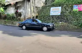 Mercedes-Benz (mercy) W210/ e320 th1996
Kondisi ISTIMEWA
(AT)