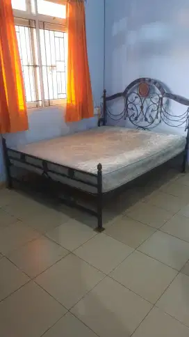 Dijual Ranjang Besi Tempa+Springbed 160x200 Central