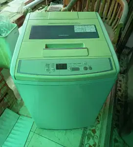 Samsung 8kg, keadaan seperti di foto, tinggal di bersihkan dan service