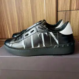 Sneakers Valentino Garavani VLTN Size 40 Original Sepatu Casual