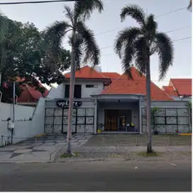 Bangunan Komersial Jalan Kapuas Dekat Raya Darmo