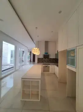 Dijual Rumah Mewah dalan Cluster Perumahan Casa Jardin