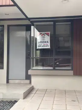 Rumah rapi cluster crystal gading serpong 3.1M nego